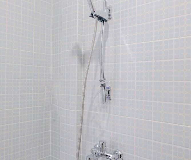 膳宿费 Noura Guest House Syariah Soehatt