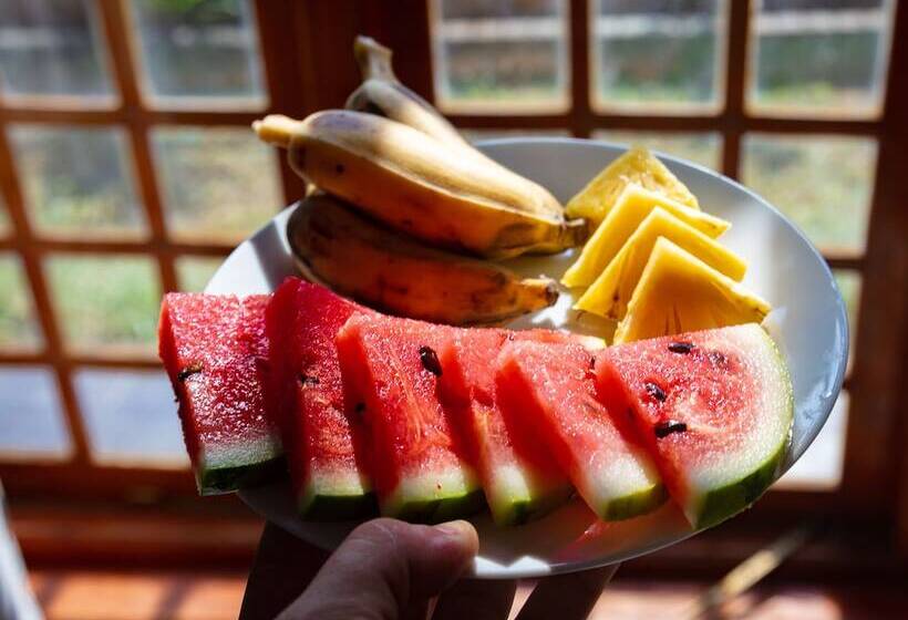 Пансион Shadow Inn Guest House Ella