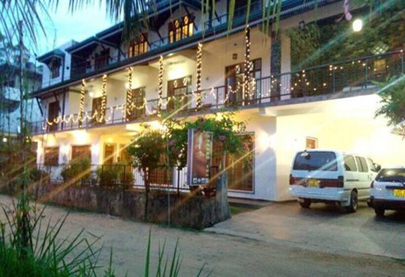 Пансион Shadow Inn Guest House Ella