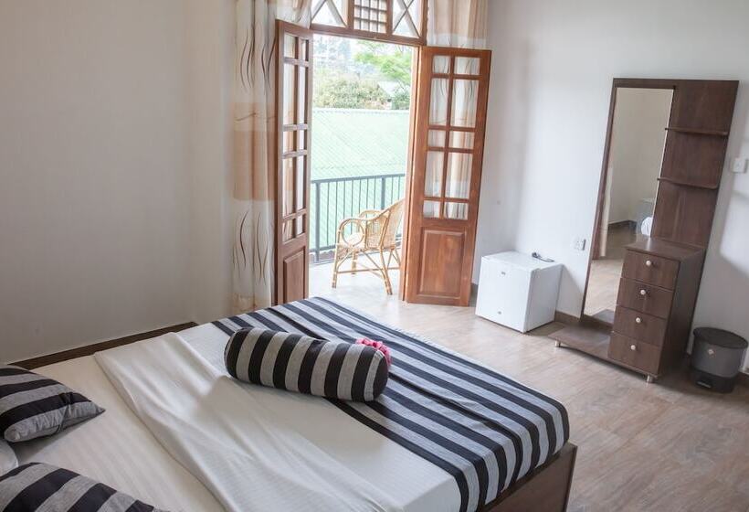 פנסיון Shadow Inn Guest House Ella