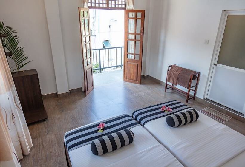 פנסיון Shadow Inn Guest House Ella