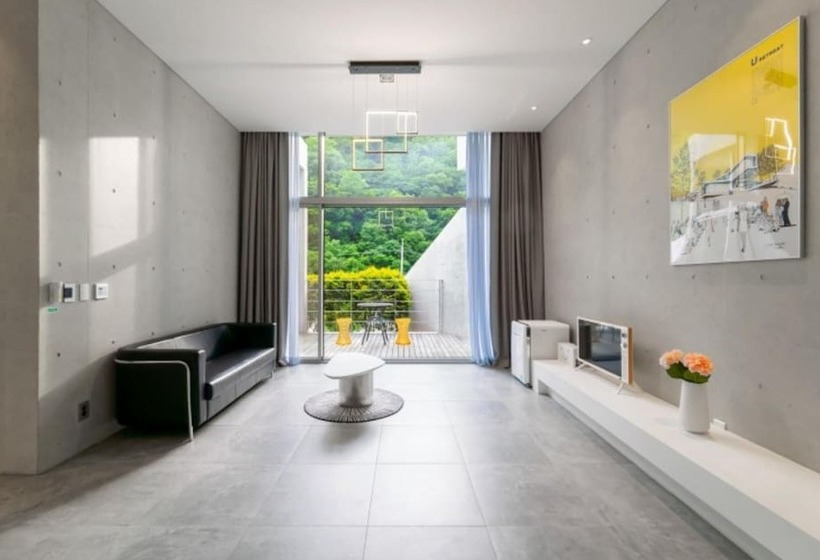 Пансион Hongcheon U Retreat Pool Villa