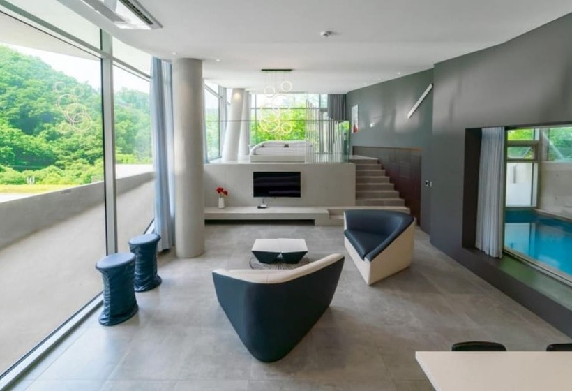 Пансион Hongcheon U Retreat Pool Villa