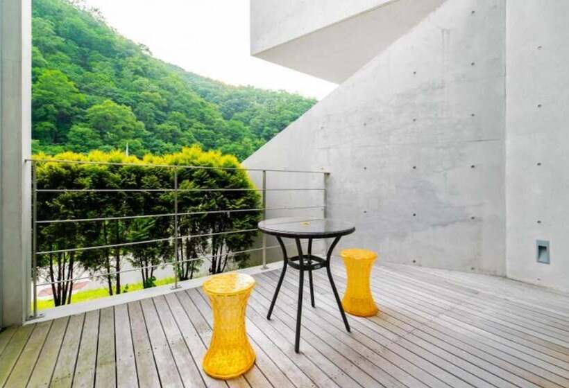 Пансион Hongcheon U Retreat Pool Villa