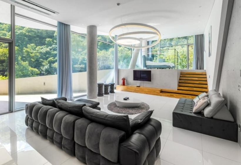 Пансион Hongcheon U Retreat Pool Villa