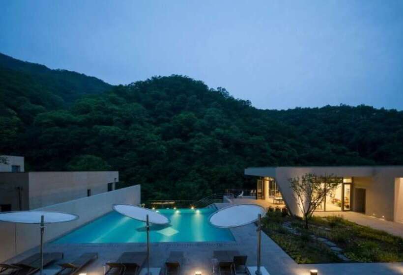 Пансион Hongcheon U Retreat Pool Villa