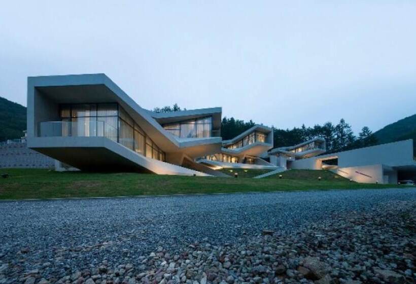 Пансион Hongcheon U Retreat Pool Villa