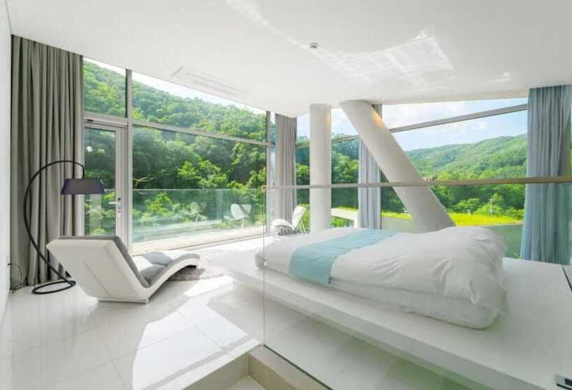 Пансион Hongcheon U Retreat Pool Villa