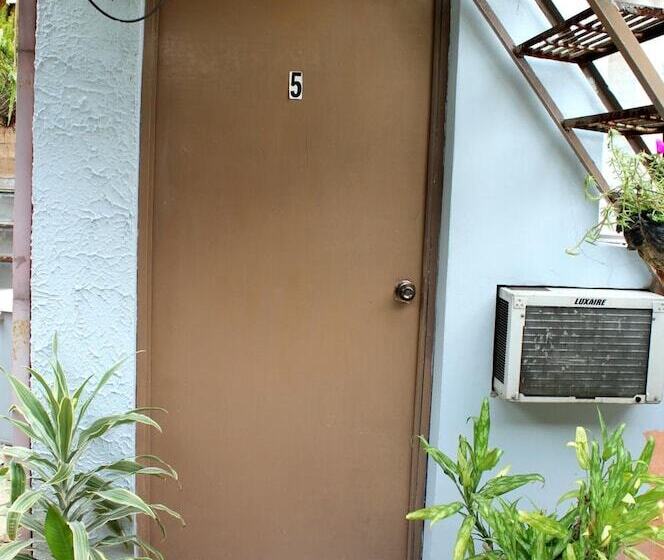 Пансион Ximenas Guest House