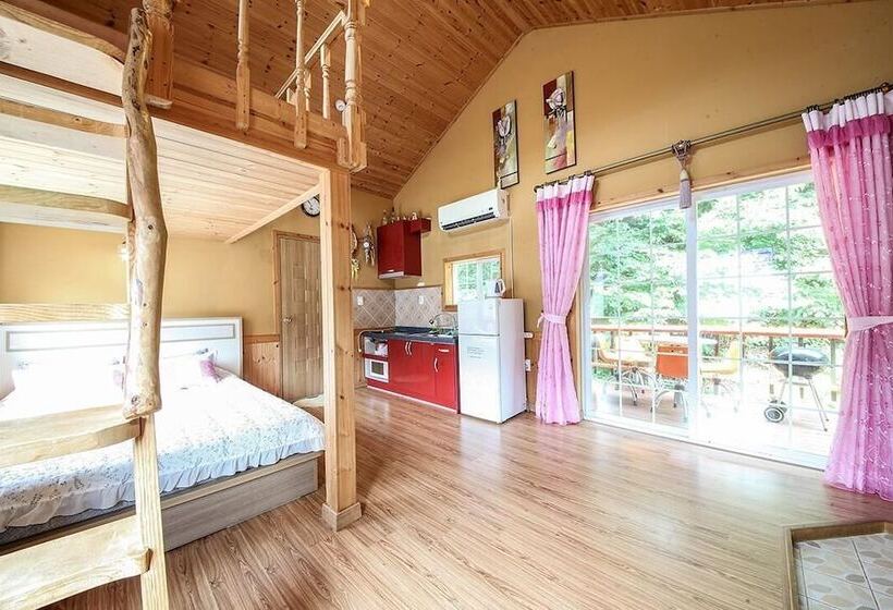 Samcheok Yeondam Pension