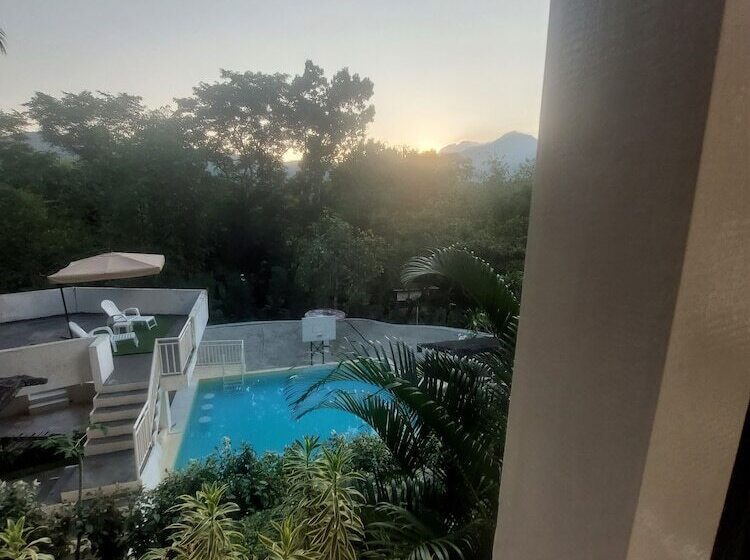 A Touch Of Pink Secret Garden Resort