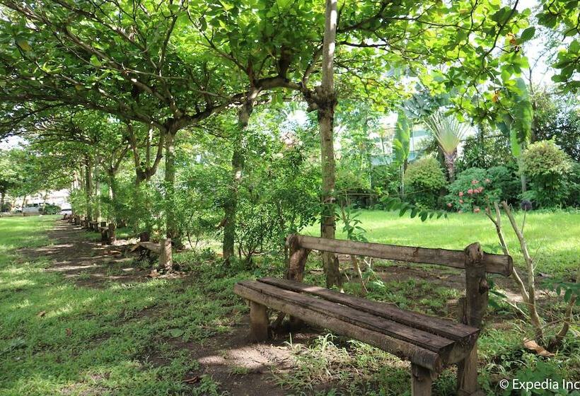 Splash Suites Hotel Laguna