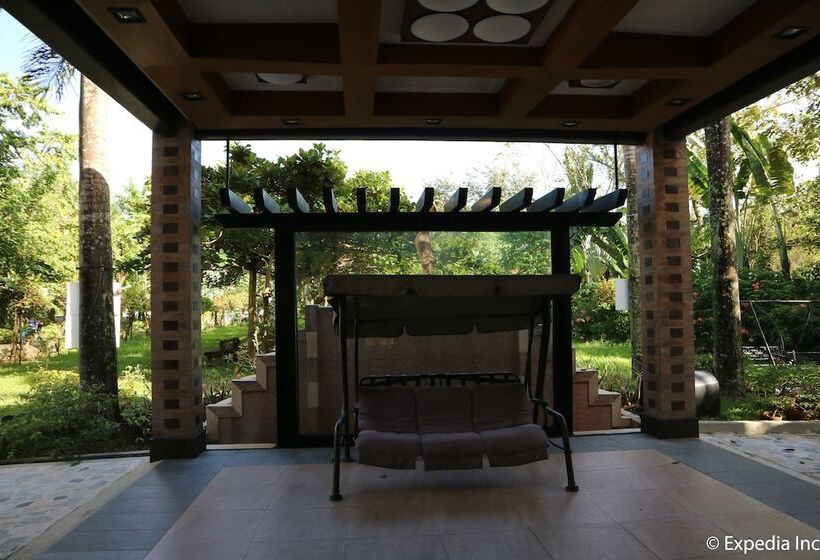 Splash Suites Hotel Laguna