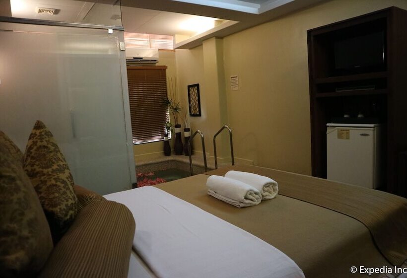 Splash Suites Hotel Laguna