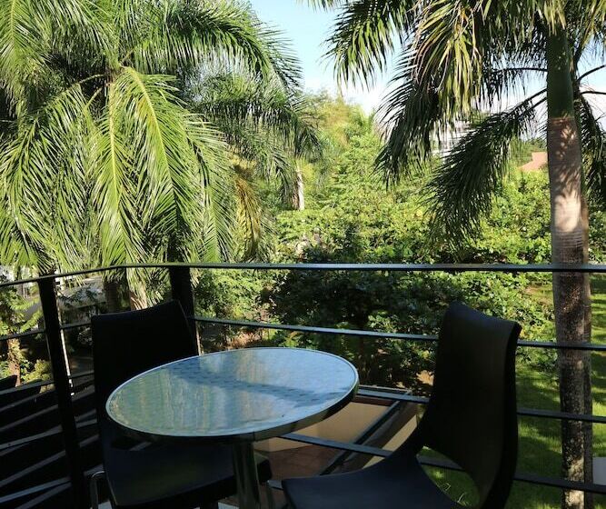 Splash Suites Hotel Laguna