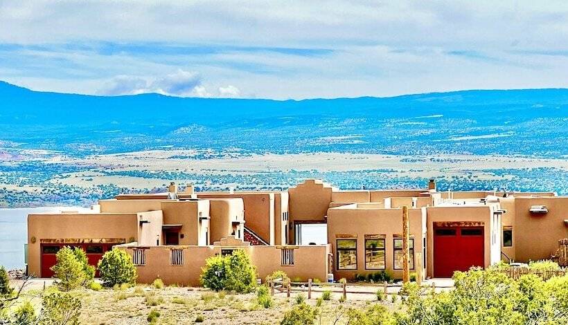 مبيت وإفطار The Grand Hacienda Inn