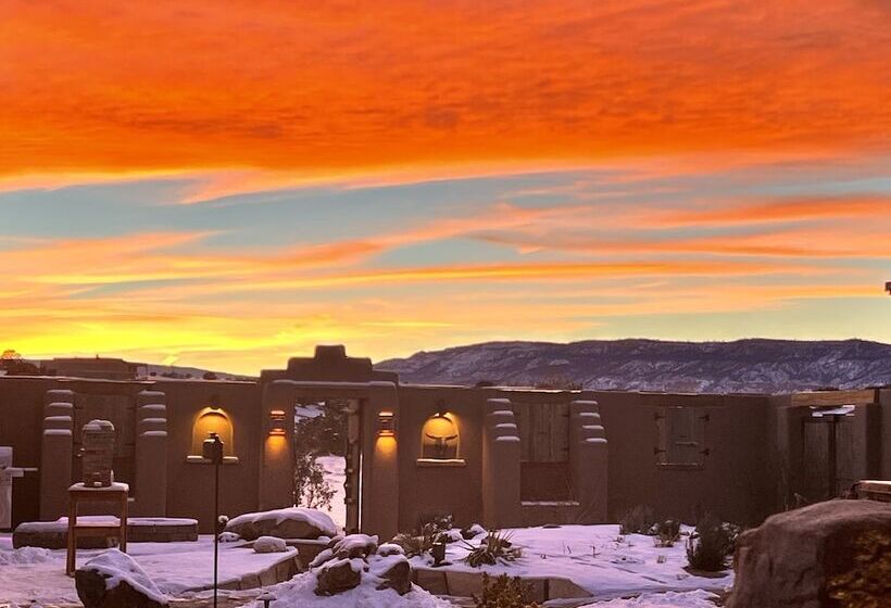 مبيت وإفطار The Grand Hacienda Inn