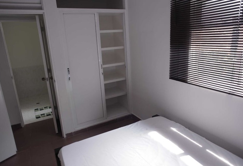 Tropica Hotel Boutique Hostel