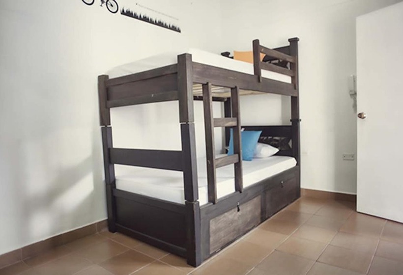 Tropica Hotel Boutique Hostel