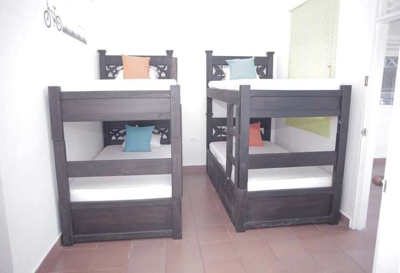 Tropica Hotel Boutique Hostel