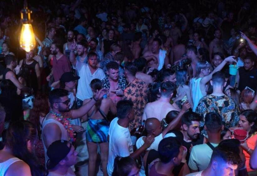 Общежитие Slumber Party Beach Koh Phangan