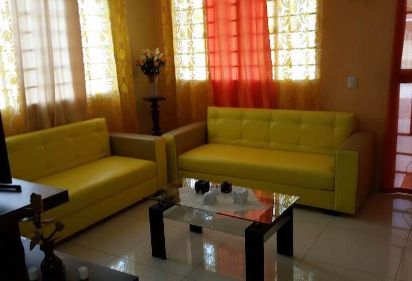 تختخواب و صبحانه Hostal Guerrillera