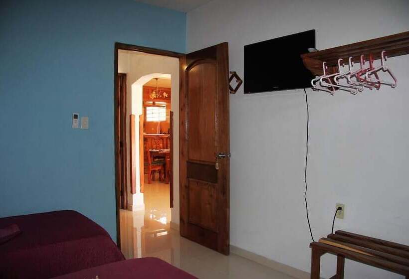 تختخواب و صبحانه Hostal Guerrillera