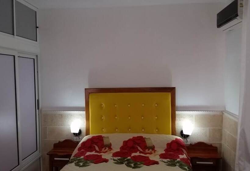تختخواب و صبحانه Hostal Guerrillera