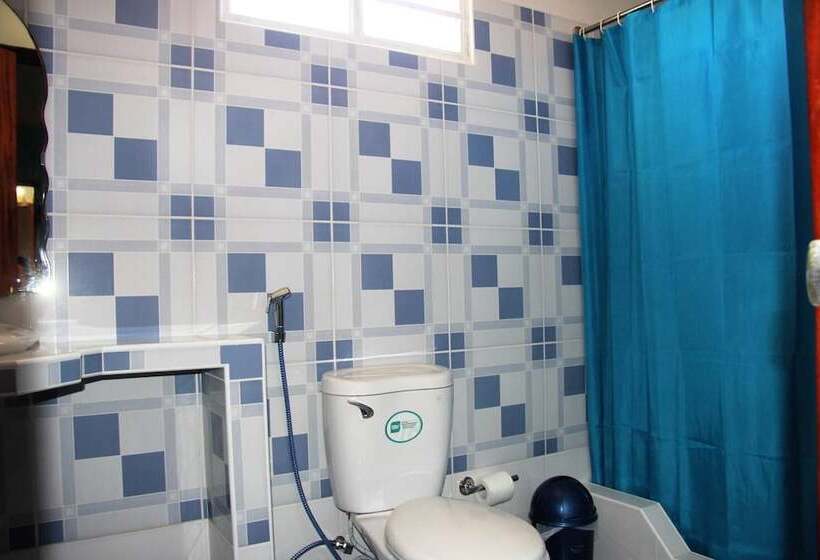 تختخواب و صبحانه Hostal Guerrillera