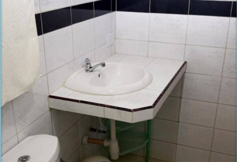 تختخواب و صبحانه Casa Lourdes Baracoa