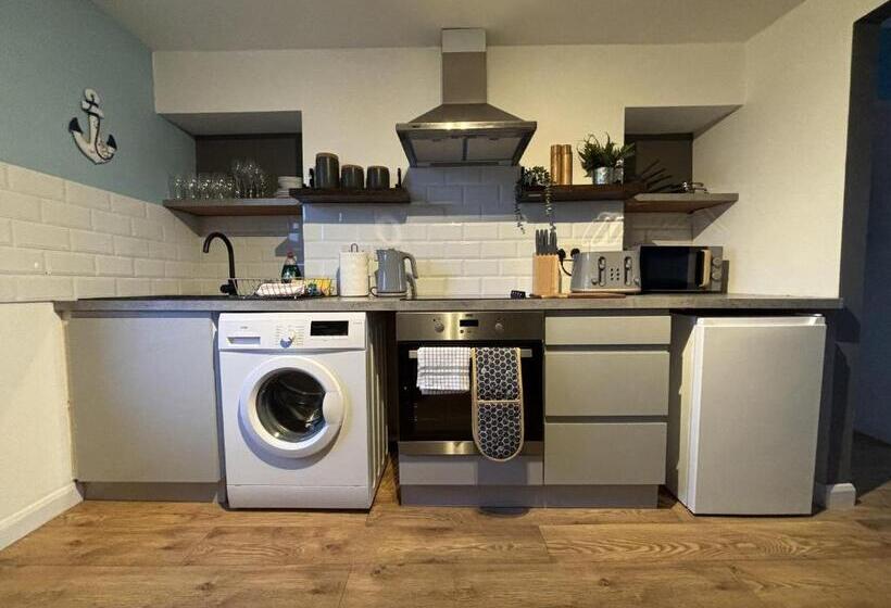 צימר Fort Cresent Sea View Apartment