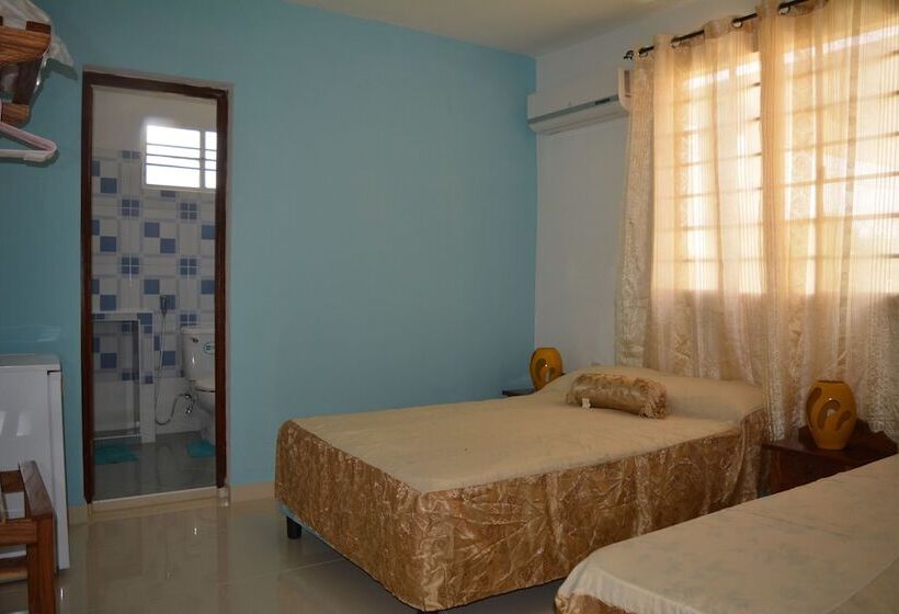 تختخواب و صبحانه Hostal Guerrillera