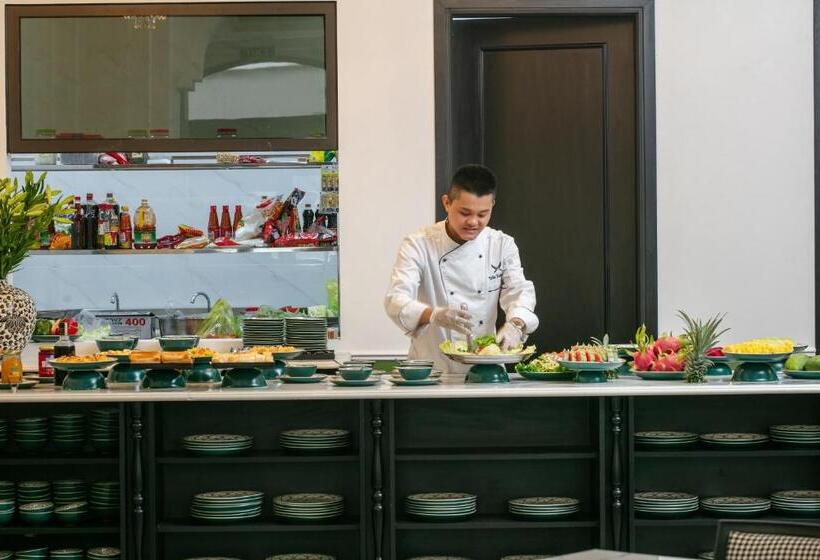 Elegant Boutique Hotel Ha Long