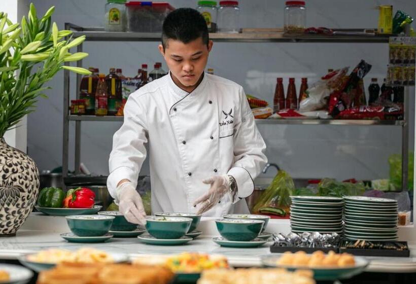 Elegant Boutique Hotel Ha Long