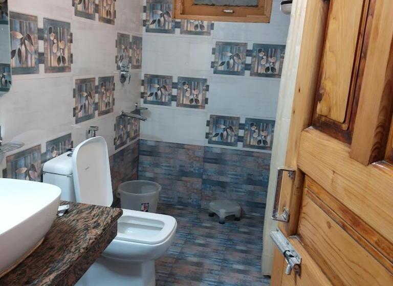 Grg Hotel Samiru Manali Near Durga Temple