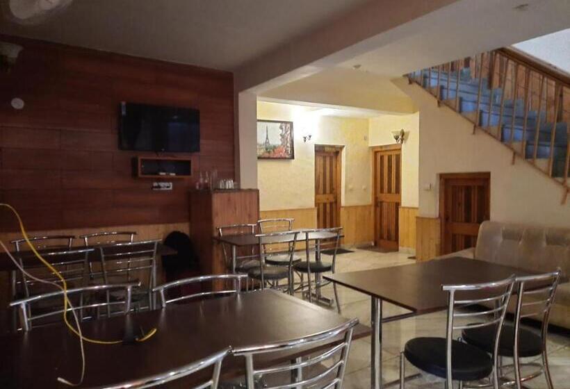 Grg Hotel Samiru Manali Near Durga Temple