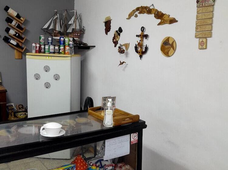 Hostal Acuarama