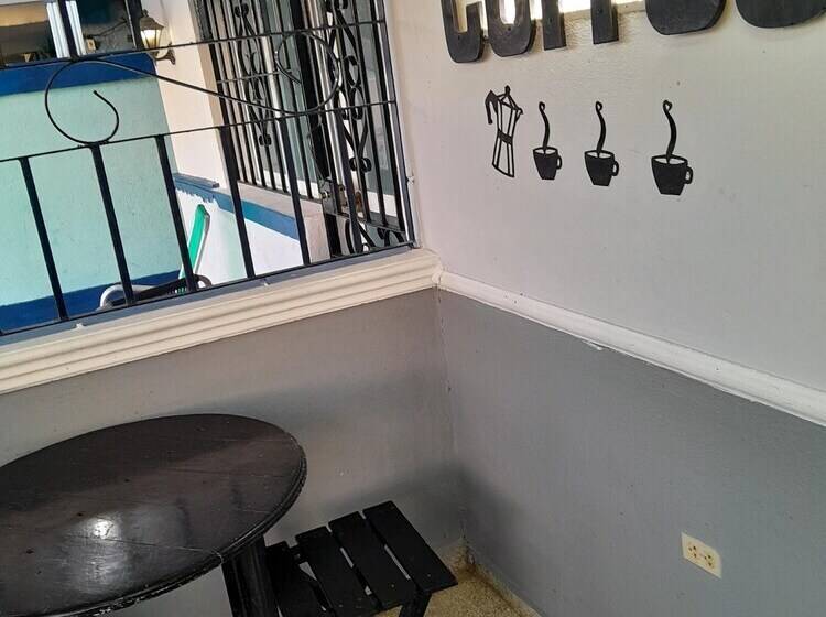 Hostal Acuarama