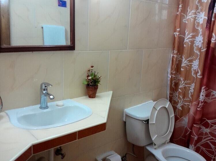 Hostal Acuarama