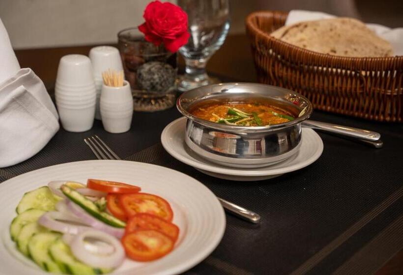 هتل Avari Xpress Skardu