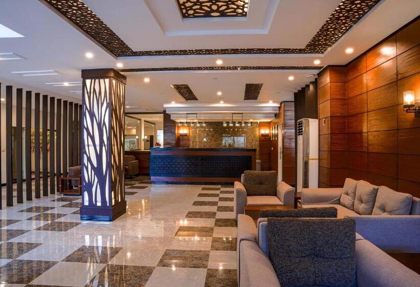 هتل Avari Xpress Skardu