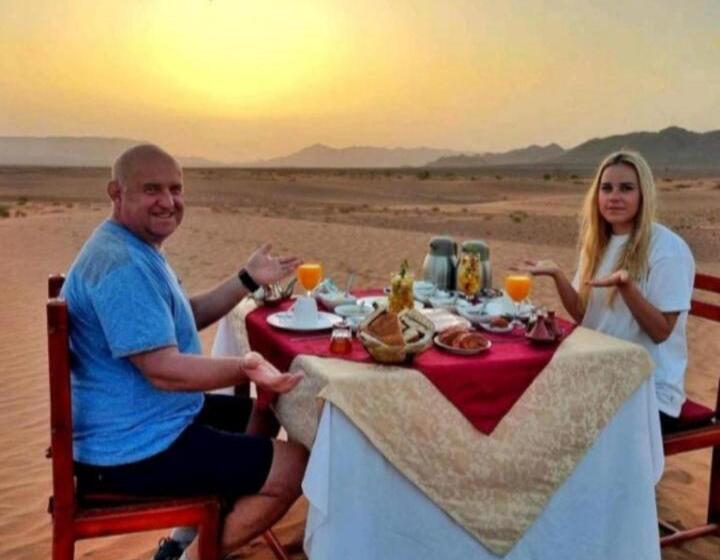 ホテル Merzouga Luxurious Camp