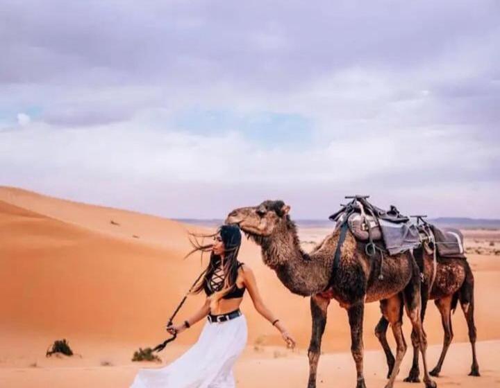 ホテル Merzouga Luxurious Camp