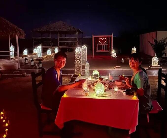 ホテル Merzouga Luxurious Camp