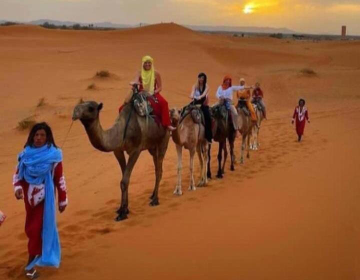 ホテル Merzouga Luxurious Camp