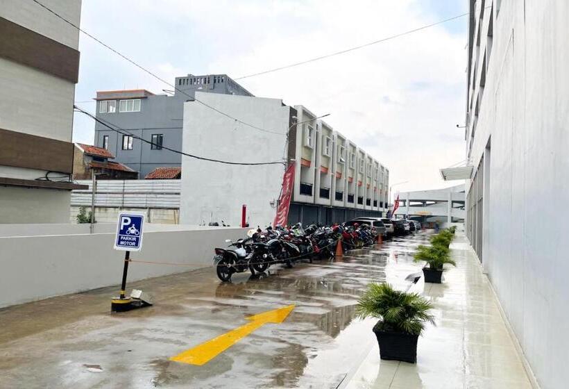 酒店 Oyo 93940 Apartemen Mekarwangi Square By Lina