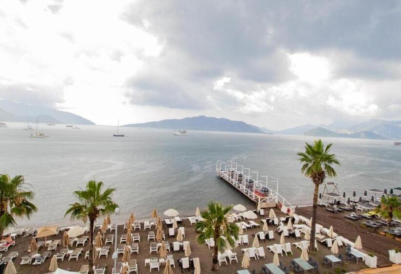 فندق Point Beach