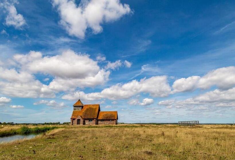 Отель Puddledock   Luxury Lodge   Romney Marsh, Kent