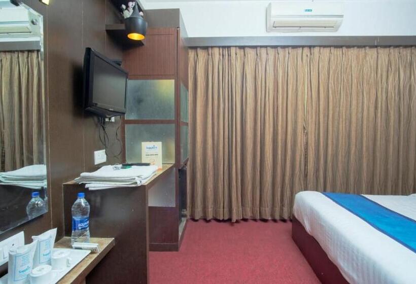 בית מלון כפרי Sapphire Regency