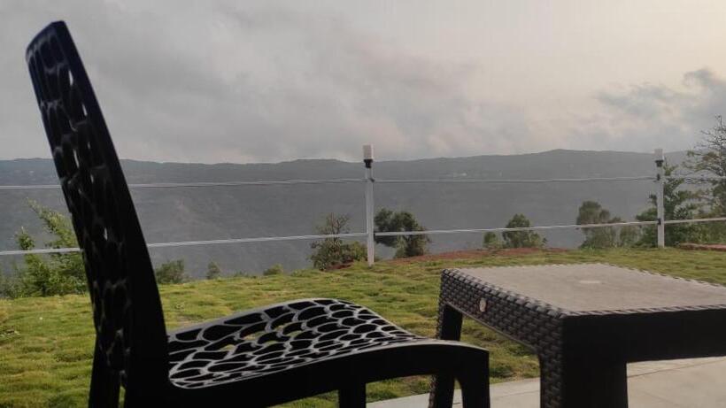 בית מלון כפרי The Breeze Valley